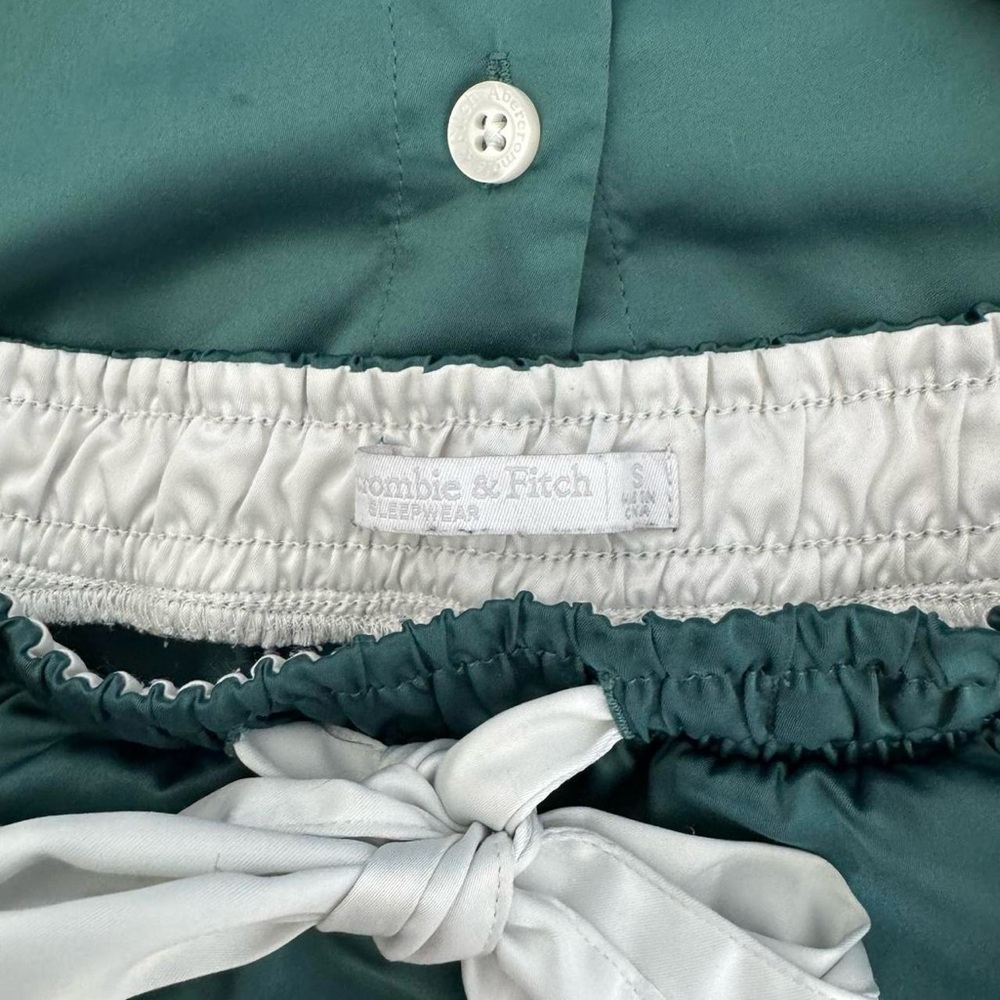 Abercrombie & Fitch Emerald Green Sleep Set with White Trim - Picture 3 of 4